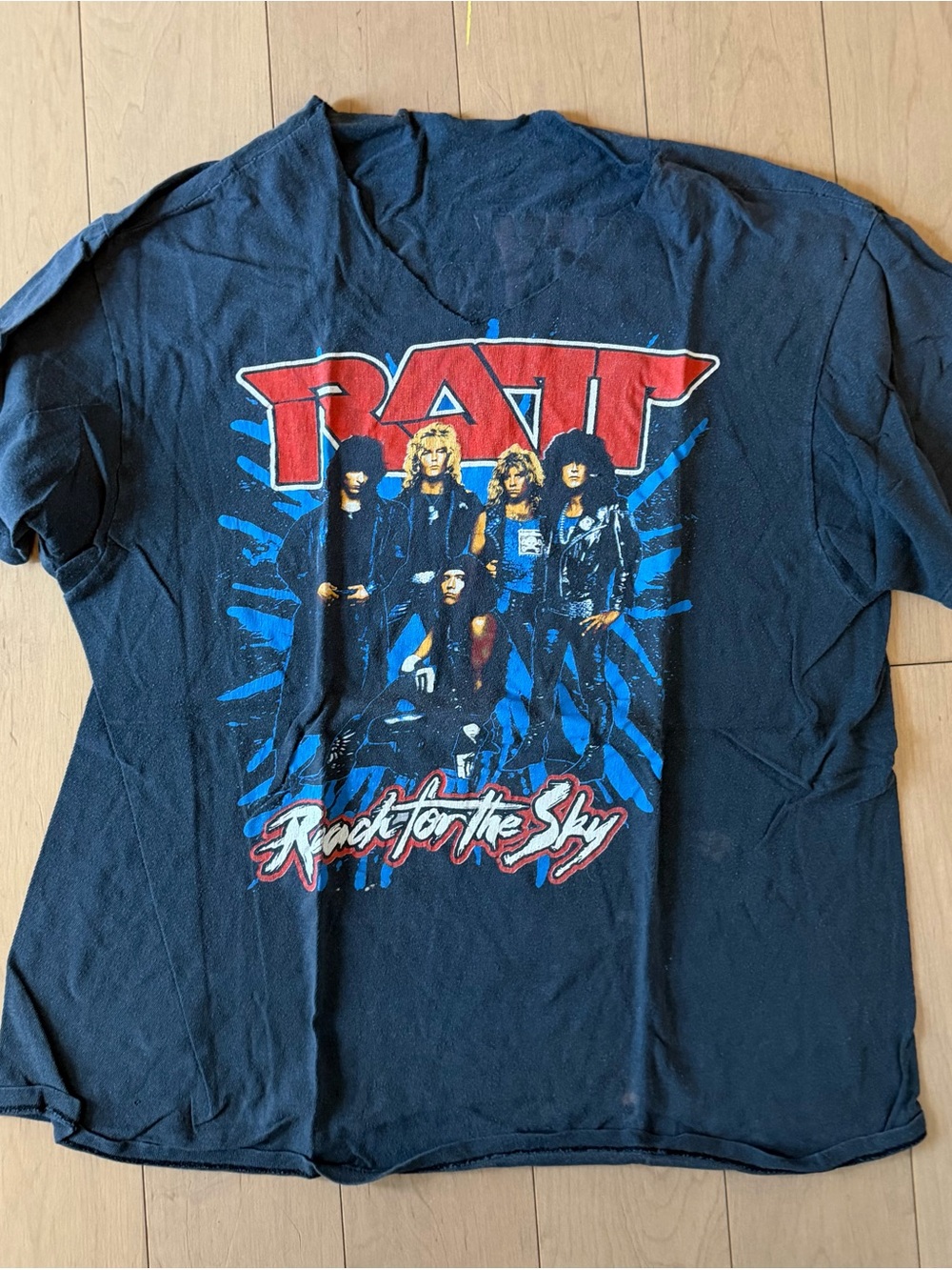 Original vintage 1989 Ratt tshirt. Size L.